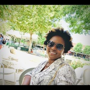 Meet your Posher, Dieula